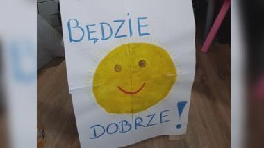 Rysunki w oknach dodają otuchy