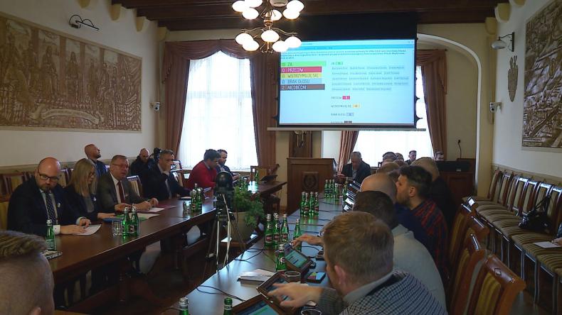 Zmiany w budżecie na nadzwyczajnej sesji