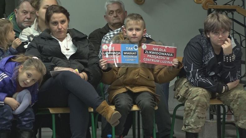 Spór o przejazd w Luzinie trwa