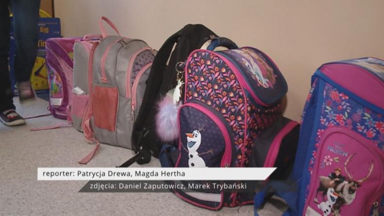 Dźwigają zbyt ciężkie plecaki, choć nie muszą