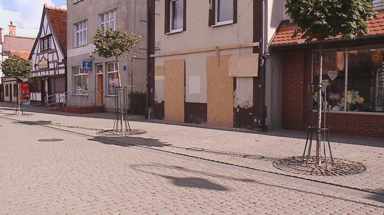 Zniszczono zabytkową kamienicę w centrum Helu