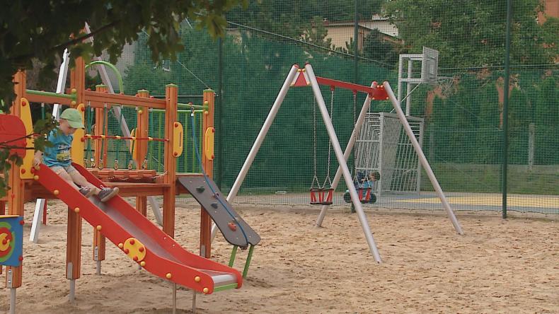Nowy plac zabaw przy ul. Towarowej w Rumi