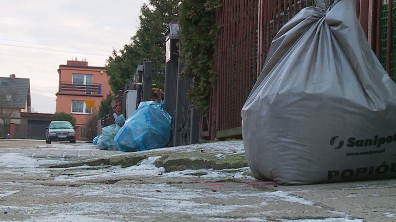 Ulice usłane śmieciami