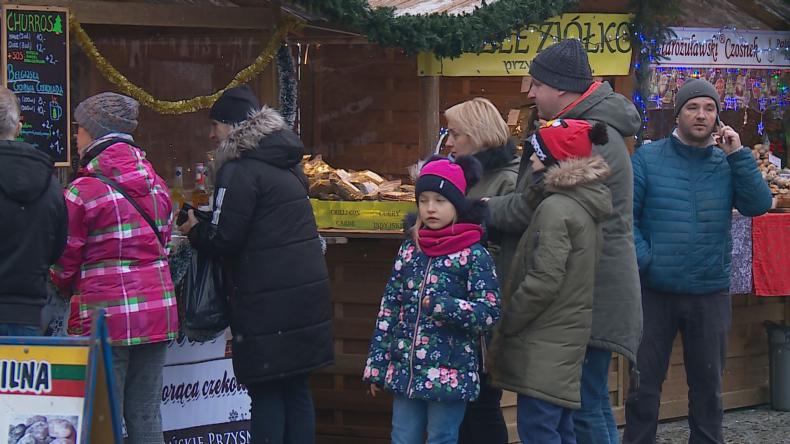 Jarmarki wkomponowały się w przedświąteczne krajobrazy