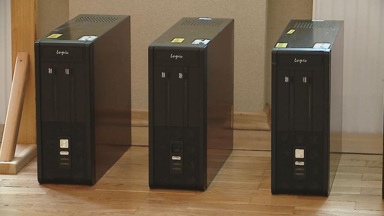 ARiMR oddał komputery niesłyszącym dzieciom