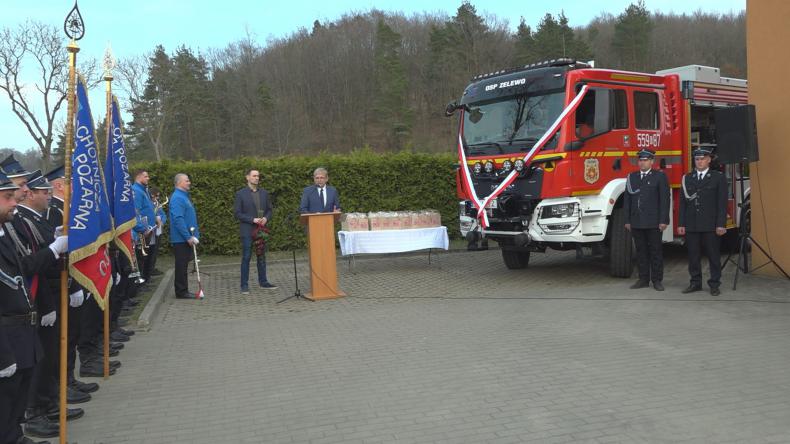 Nowy wóz OSP Zelewo