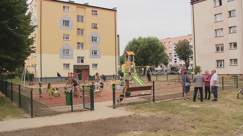 Pucki plac zabaw po remoncie