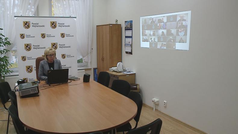 Walka z pandemią wyzwaniem także dla samorządów