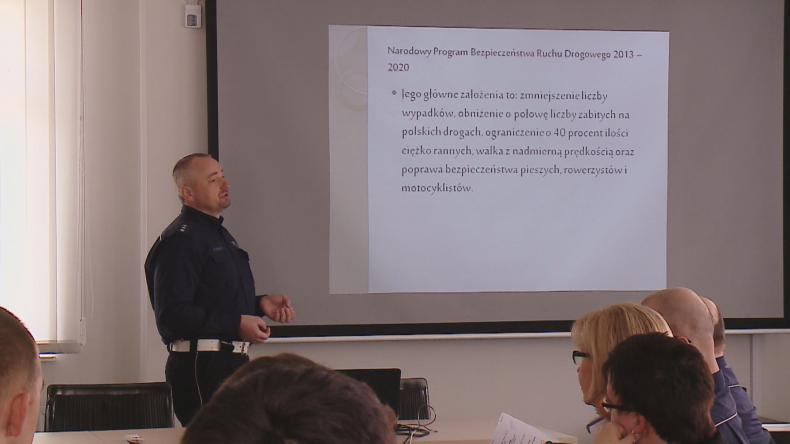 Policjanci o bezpieczeństwie, bez mieszkańców