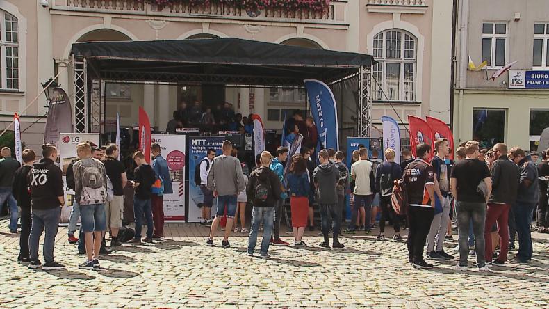 Strzelali przed ratuszem