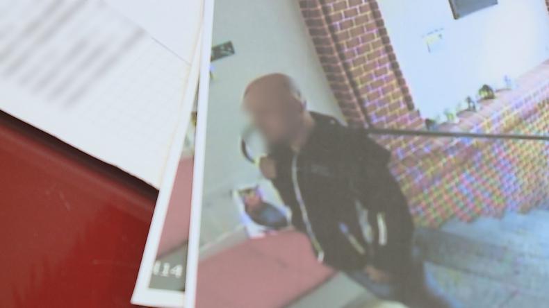 Agresywny mężczyzna zaatakował pupila powiatowej biblioteki