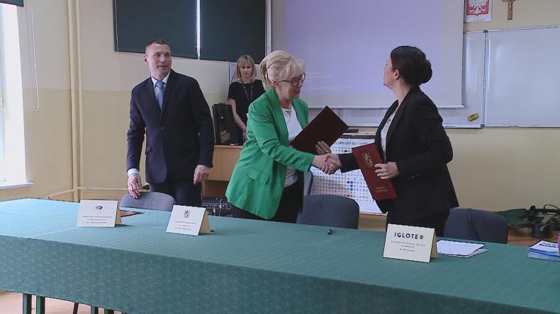 Kolejna umowa patronacka to dodatkowe staże i praktyki