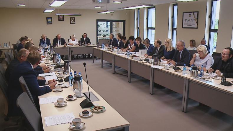 Wrócili na salę obrad po wakacyjnej przerwie