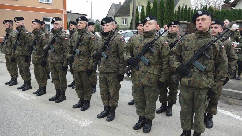 Mieszkańcy Luzina oddali hołd obrońcom ojczyzny