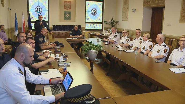 Strażnicy debatowali o bezpieczeństwie podczas wakacji