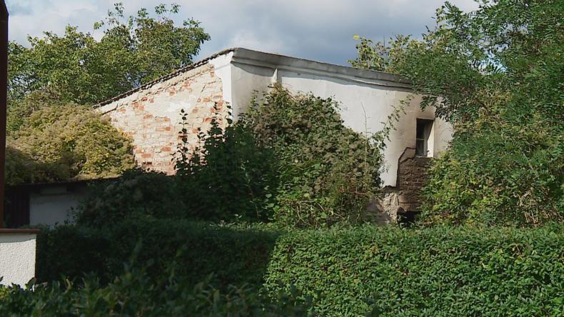 Zwłoki w spalonym pustostanie