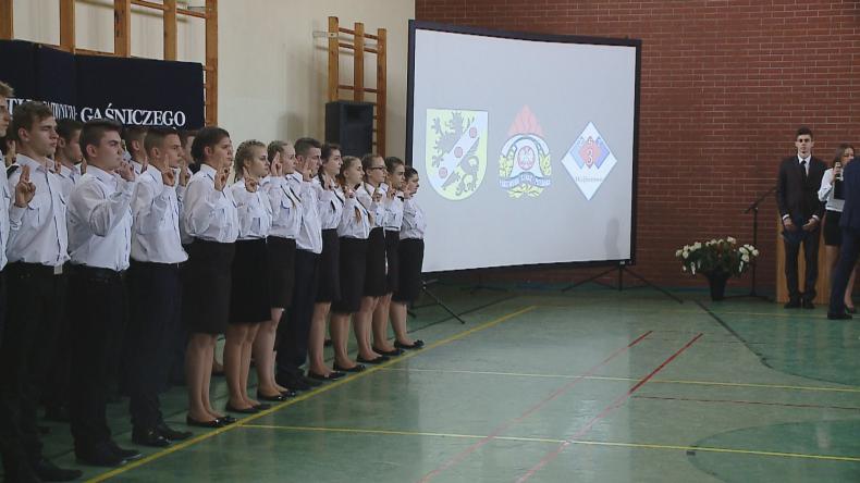 Ślubowanie klas I z edukacją pożarniczą