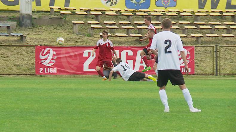 Gryf wygrywa i masowo testuje w pierwszym sparingu