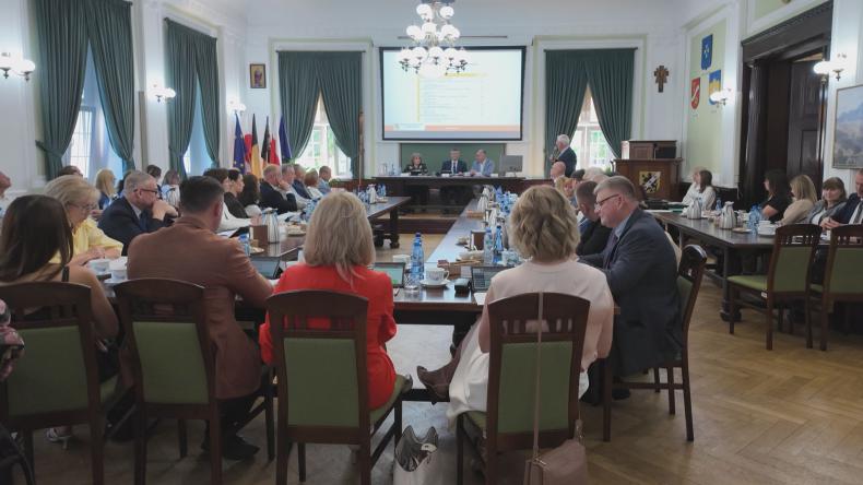 Sesja powiatu pod znakiem absolutorium