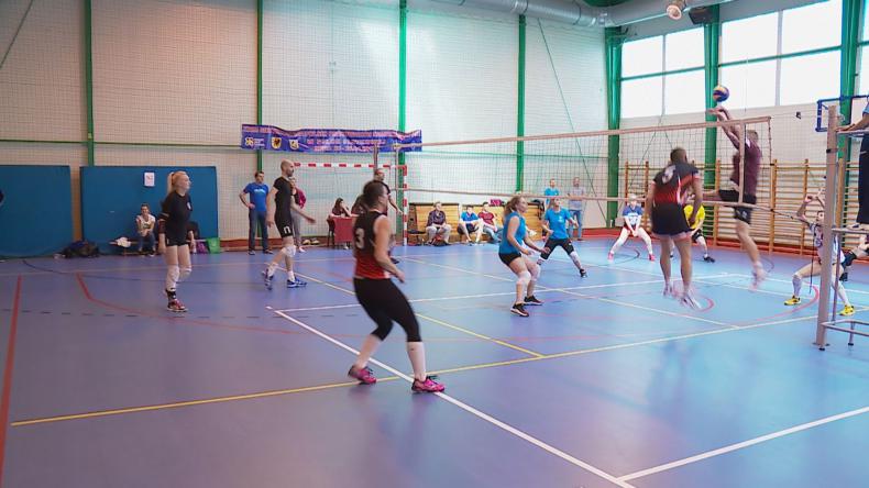 Samorządowcy walczyli o tytuł najlepszych siatkarzy