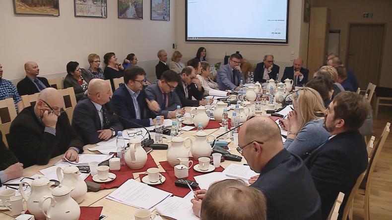 Przeniesienie przedszkola i nowy przystanek tematami sesji