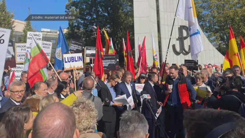 Samorządowcy protestowali przed Sejmem