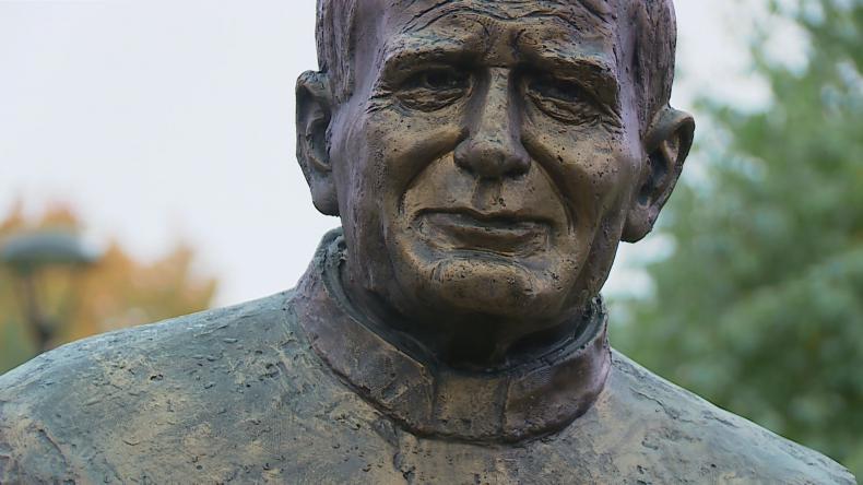 Popiersie Jana Pawła II ozdobiło luziński park