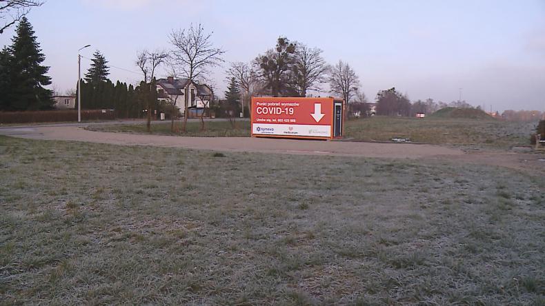 Mobilny punkt pobrań wymazów w Kosakowie