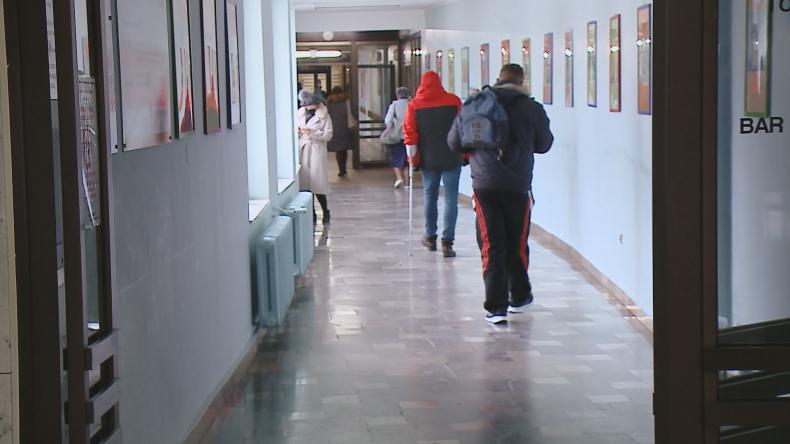 Ruszyły szczepienia - na początek dla służby zdrowia