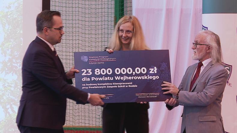 Dotacja dla Powiatowego Zespołu Szkół w Redzie