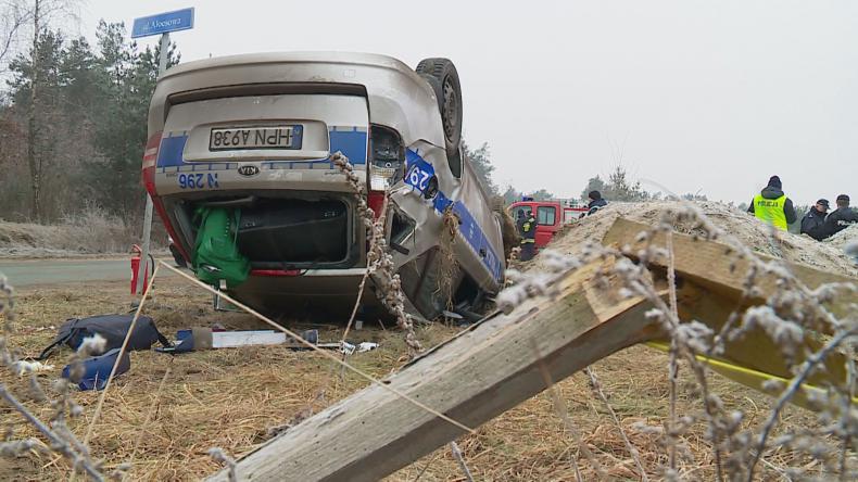 Ranni dwaj policjanci. Kierowca uciekł po pościgu