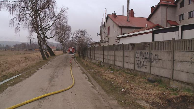 Pożar w zakładzie produkcyjnym w Rumi