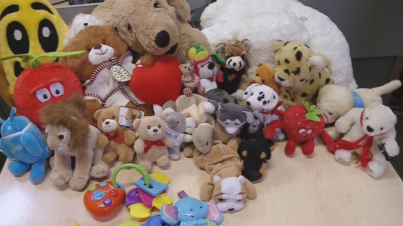 Podaruj dzieciom radość i przynieś nam pluszaki!