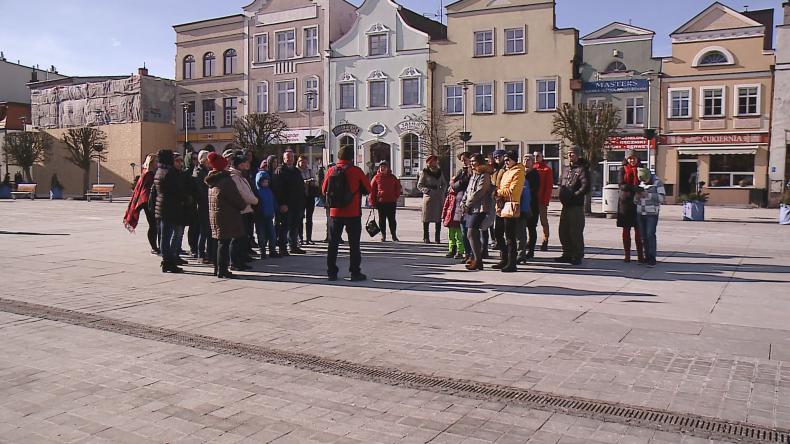 Zwiedzali Puck z przewodnikiem z okazji jego święta