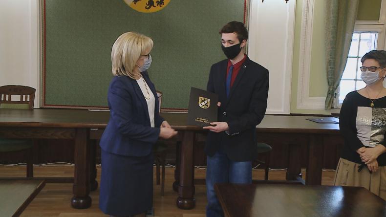 W zabawny sposób przekonują do szczepień