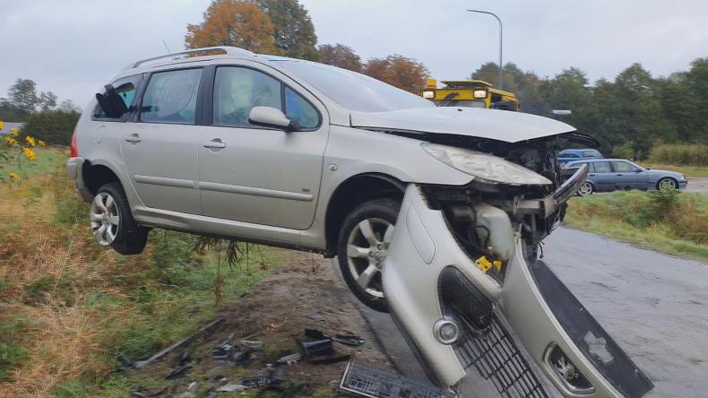 Plama oleju przyczyną wypadku
