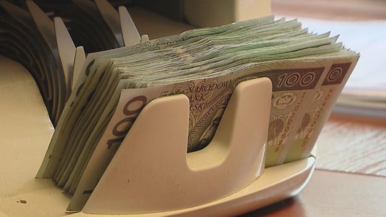 Metodą na policjanta wyłudził ponad 70 tys. zł