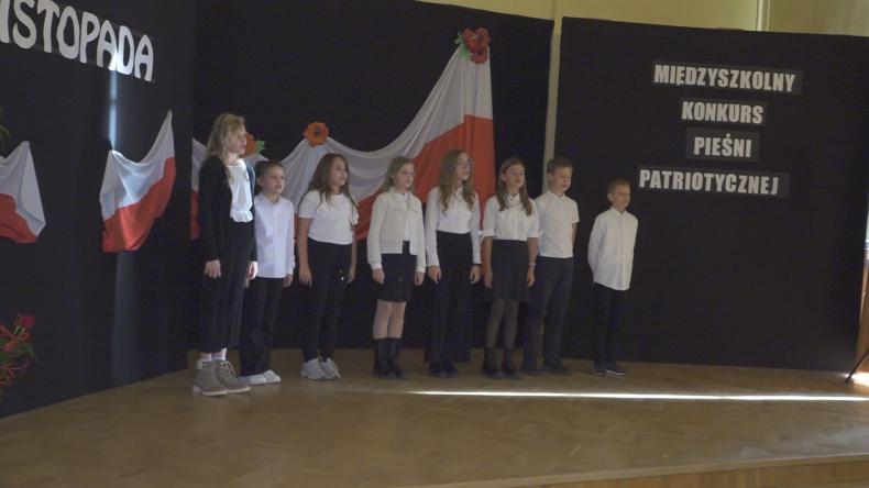 Sprawdzili swój talent w patriotycznych pieśniach
