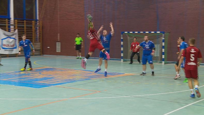 Tytani lepsi od Jezioraka