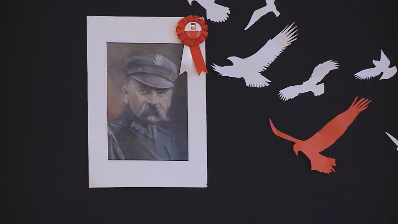 Pieśni patriotyczne w wykonaniu młodych patriotów