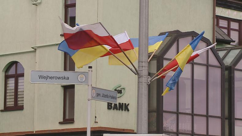 Zdejmował i niszczył ukraińskie flagi, usłyszał zarzut