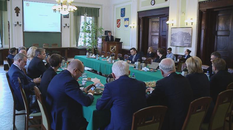 Samorządowcy z powiatu dyskutowali o smogu