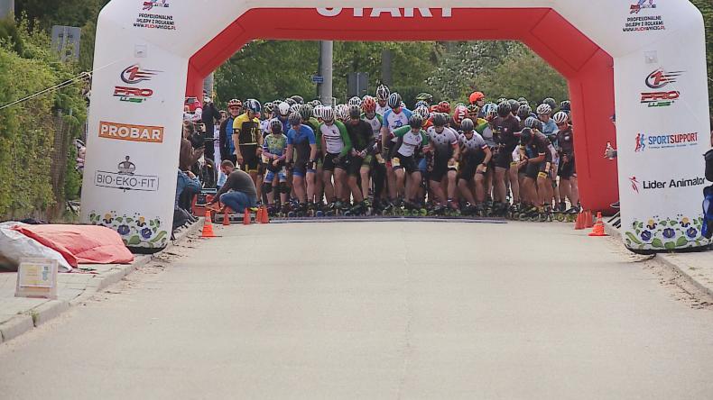 Ulicami Rozłazina zawładnęli wrotkarze