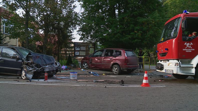 Zderzenie osobówek w Kostkowie, są poszkodowani
