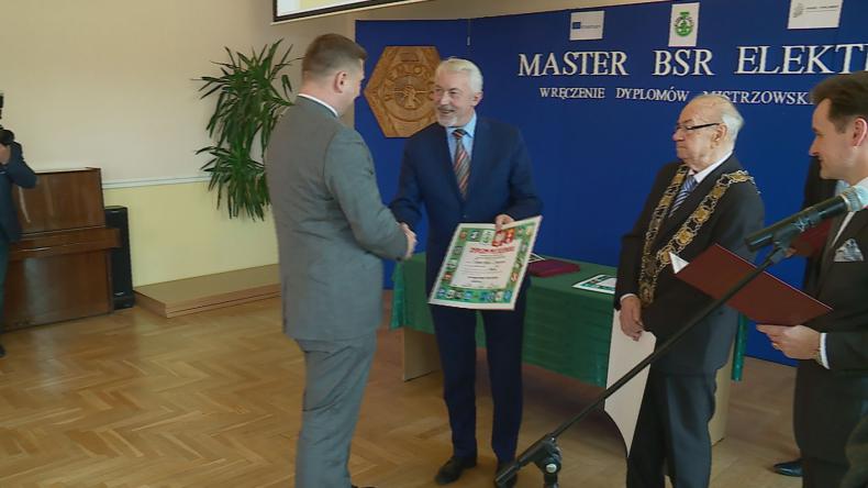 Kolejni elektrycy z tytułami mistrzowskimi