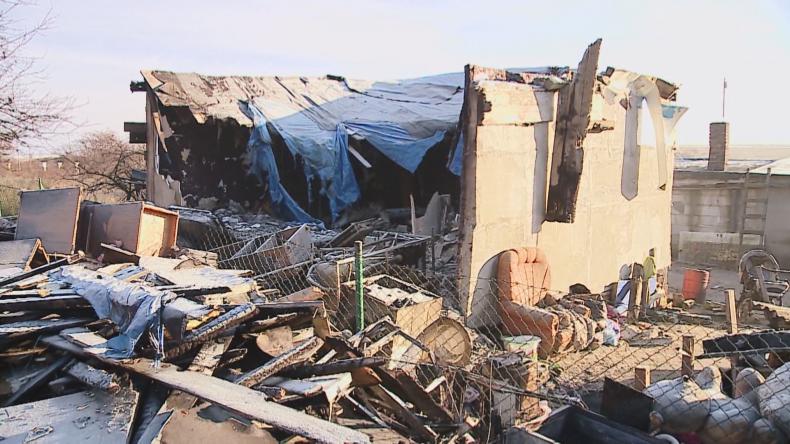 Stracili dach nad głową. Sąsiedzi organizują pomoc