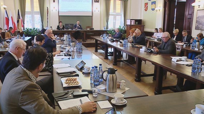 Powiatowi radni pochylili się nad kolejnymi uchwałami