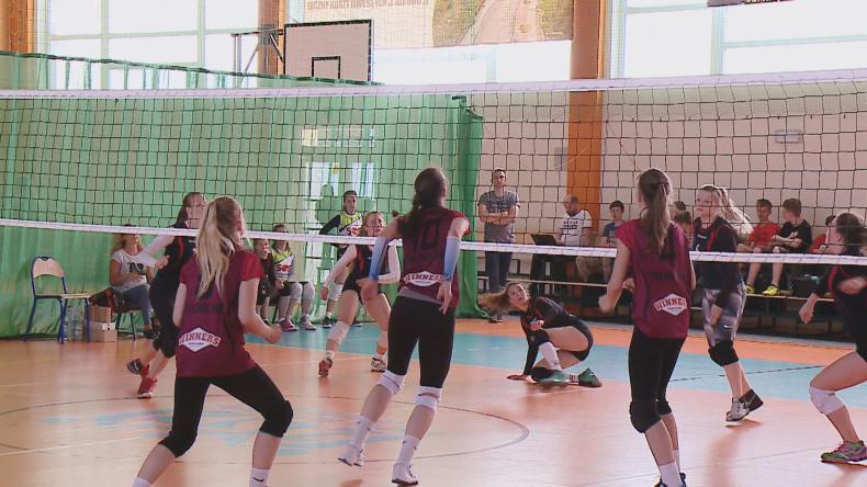 Najlepsi spośród uczniów zmierzyli się pod siatką