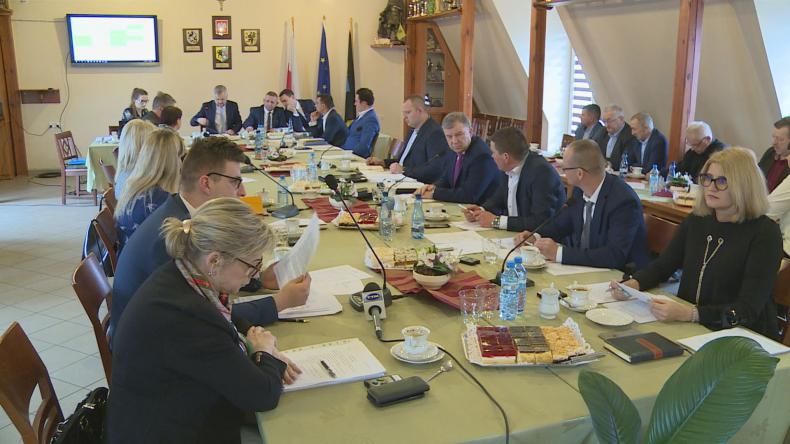 „Wymuszone” zmiany w budżecie na luzińskiej sesji