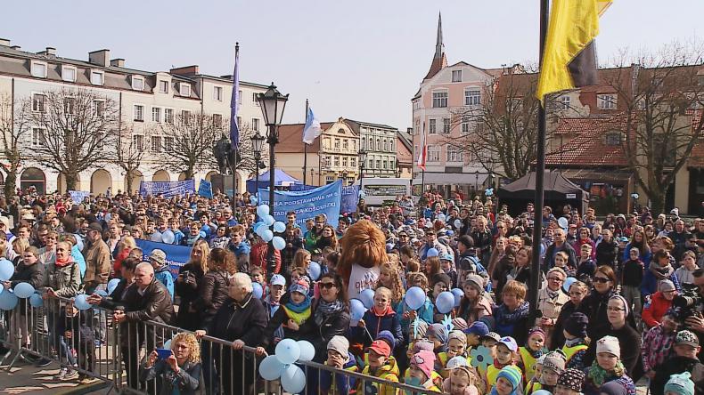 Niebieskie barwy zawładnęły Puckiem i Wejherowem